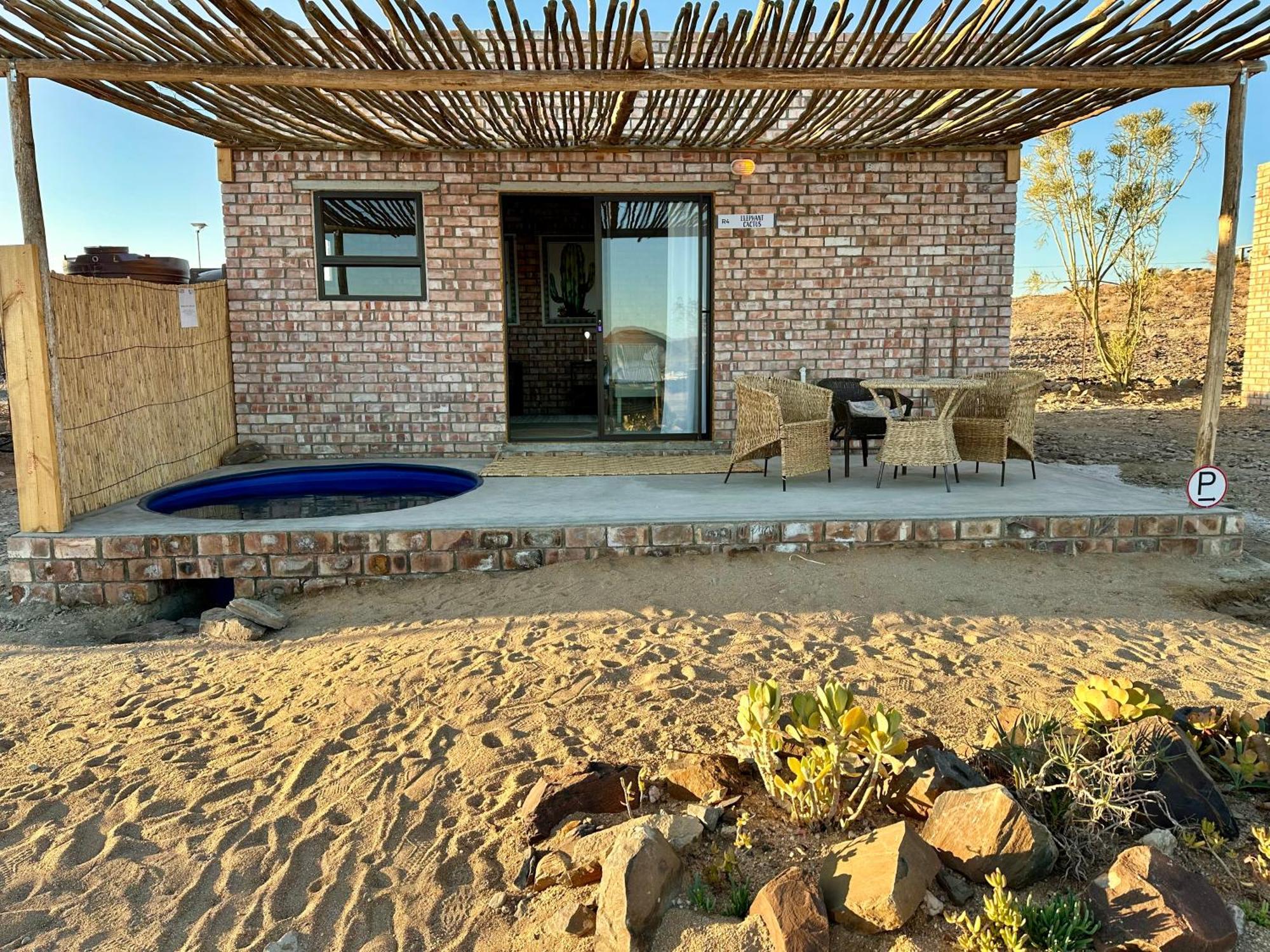 Daureb Isib Campsite And B&B Uis Exterior foto